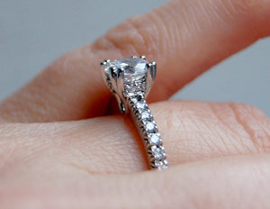 4 Tips for Buying the Perfect Engagement Ring