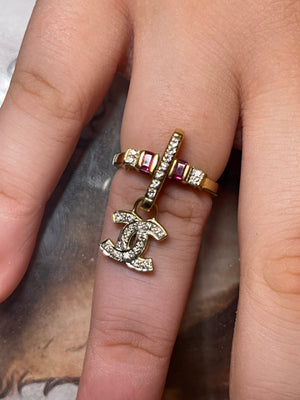 CHANEL dangle ring with diamonds and rubies set an 18 karat gold.