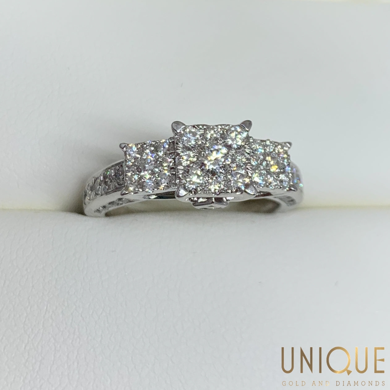 3 cluster diamond ring Clearance