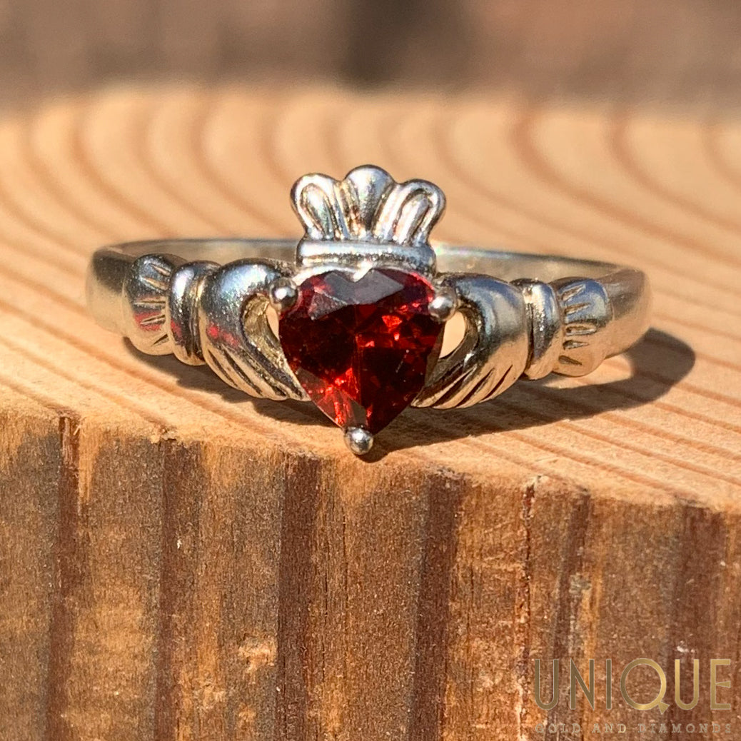 Claddagh ring with garnet heart cheap
