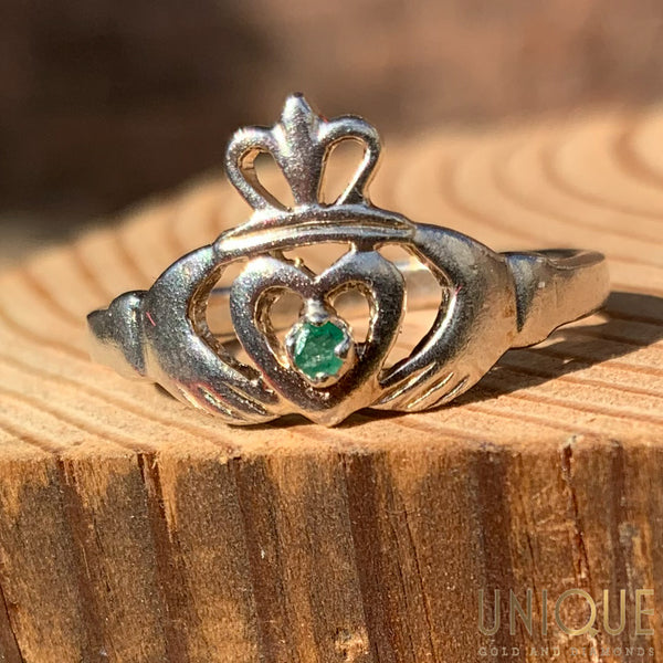 Peridot claddagh ring hot sale
