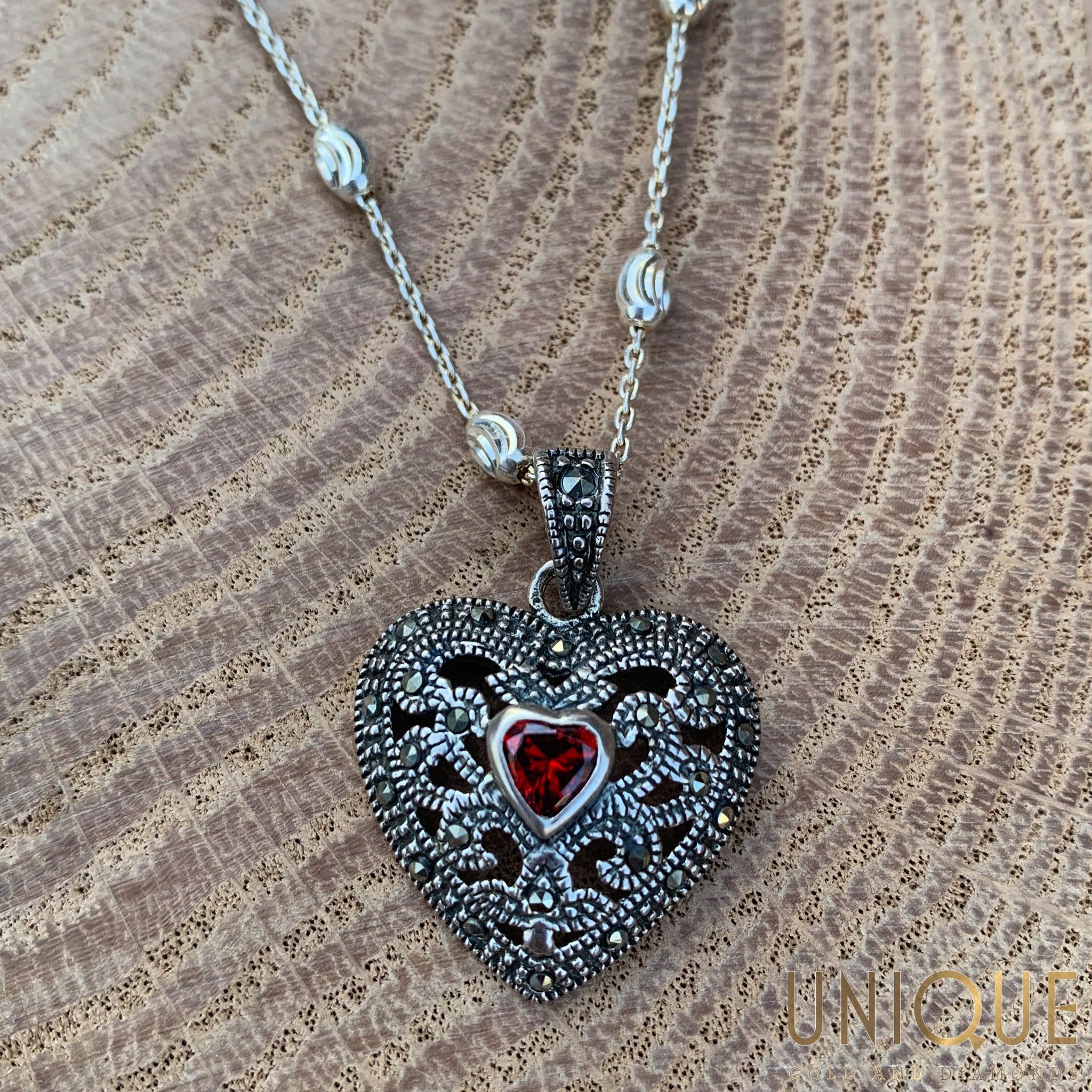 Antique heart necklace deals